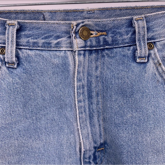 Wrangler Cut Off High Rise Jean Shorts Size 10/12 - Picture 2 of 5